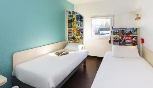 Twin Room with Shared Bathroom