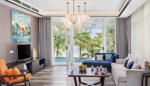 Villa with Private Pool - Beachfront