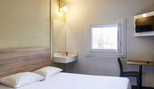 Tandem Room (2 Adults)