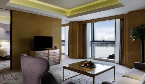 Executive King Suite with River View