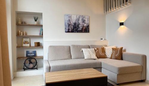 One-Bedroom Apartment with City View