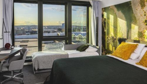 Executive Room - High Floor - Queensize bed and 1 Sofa