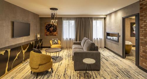 King Suite with Sofa Bed - Non-Smoking