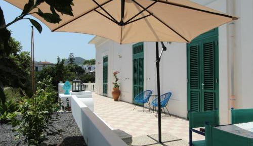 Villa with Garden View