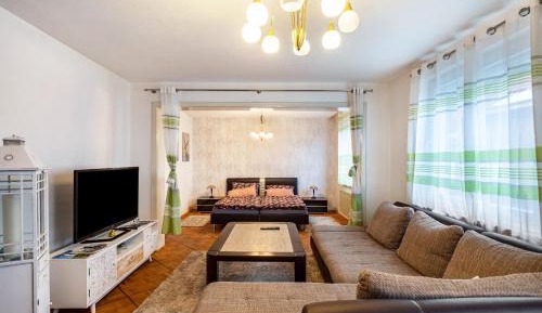 Superior One-Bedroom Apartment