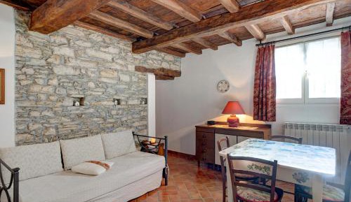 Superior One-Bedroom Apartment