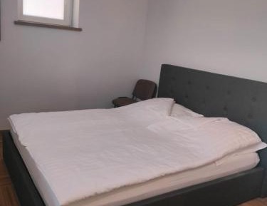 Classic One-Bedroom Apartment with King Bed