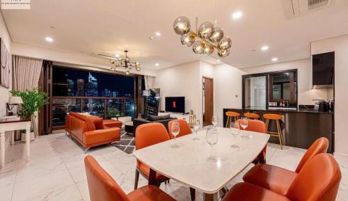 Three-Bedroom Apartment with Balcony