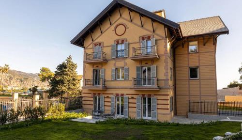 Apartment with Garden View