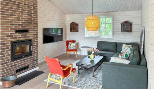 Five-Bedroom Holiday Home