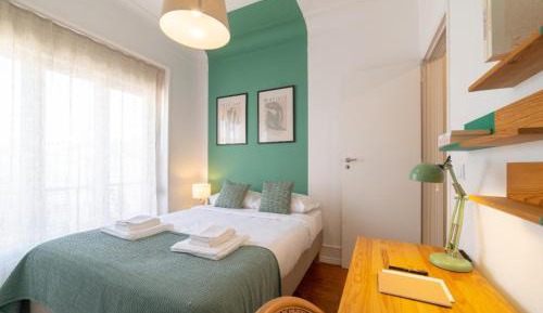 Four-Bedroom Deluxe Apartment