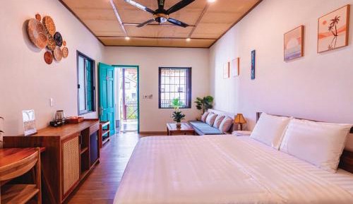 Villa with Garden View