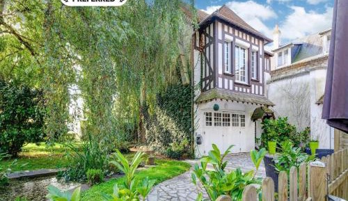 Two-Bedroom Holiday Home