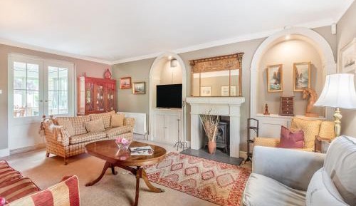 Five-Bedroom Holiday Home