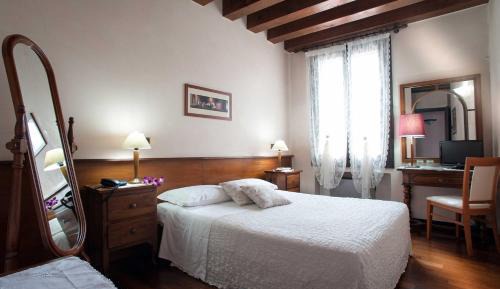 Queen Double Room