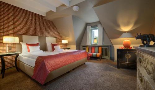Suite with Garden View
