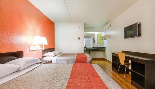 Queen Room with Two Queen Beds and Micro Fridge