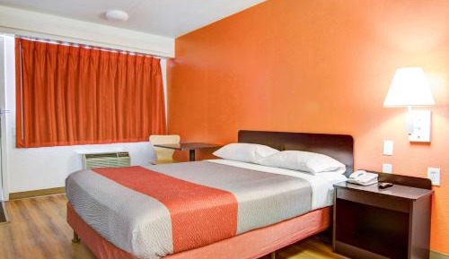 King Room with Micro Fridge