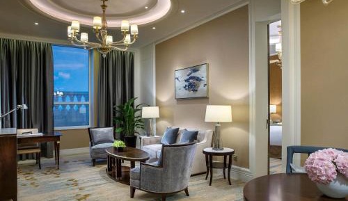 Prestige King Suite Â with Club Access