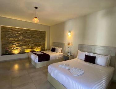 Deluxe Queen Room with Two Queen Beds