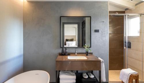 Queen Room with Balcony