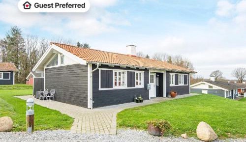 Three-Bedroom Vacation Home 