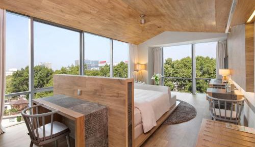 Corner Suite