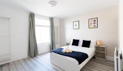 Standard Double Room with Shared Bathroom