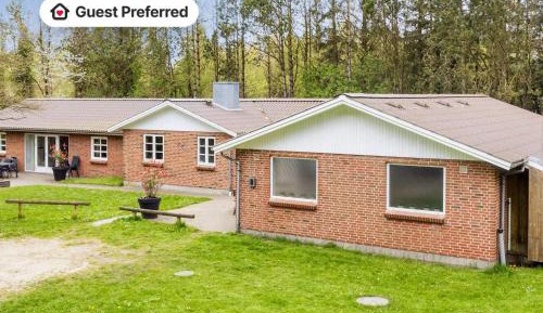 Eight-Bedroom Holiday Home