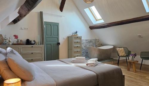 Deluxe Double Room with Bath