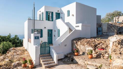One-Bedroom Apartment with Sea View and Terrace
