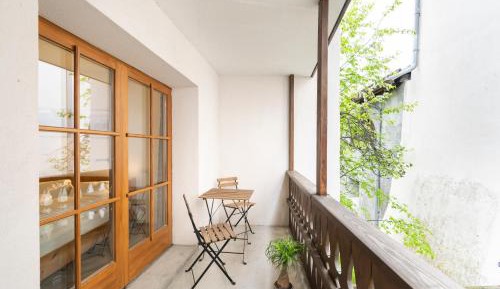 One-Bedroom Apartment with Balcony