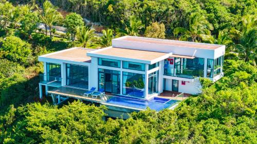 Hilltop Ocean Pool Villa