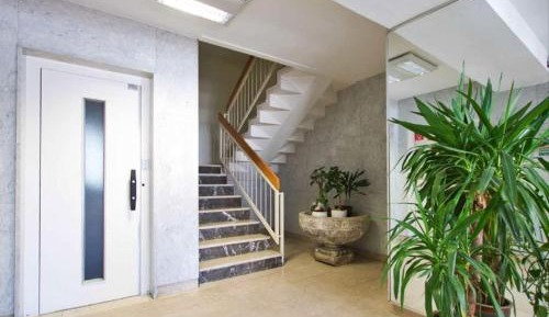 Three-Bedroom Apartment with Balcony
