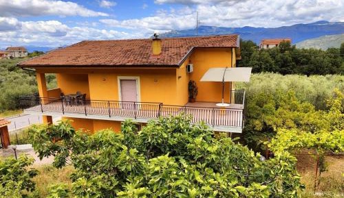 Three-Bedroom Holiday Home 