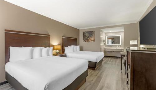 Queen Room with Two Queen Beds - Non-Smoking