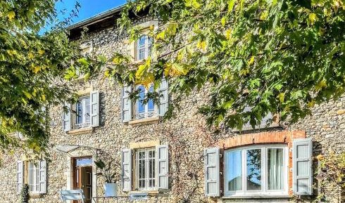 Double or Twin Room with Mountain View