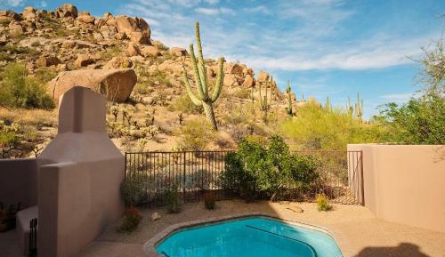One-Bedroom Kiva Plunge Pool King Suite