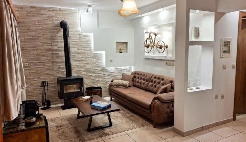 Deluxe One-Bedroom Apartment with Garden View