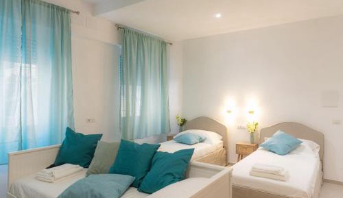 Two-Bedroom Deluxe Apartment with Balcony