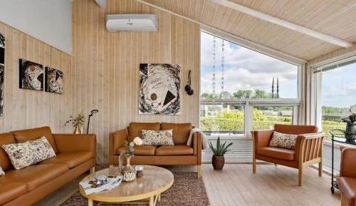 Three-Bedroom Holiday Home 