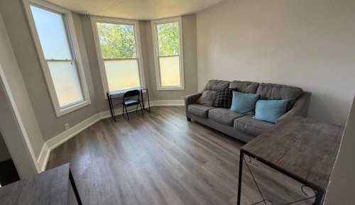 Standard Twin Room with Shared Bathroom