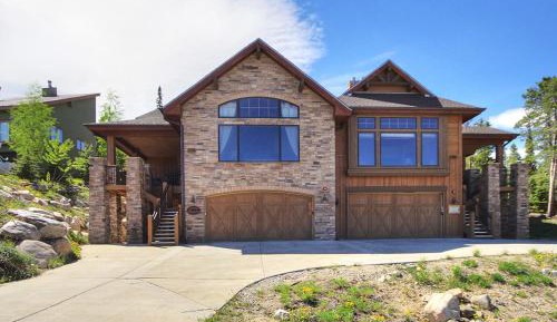Four-Bedroom Holiday Home