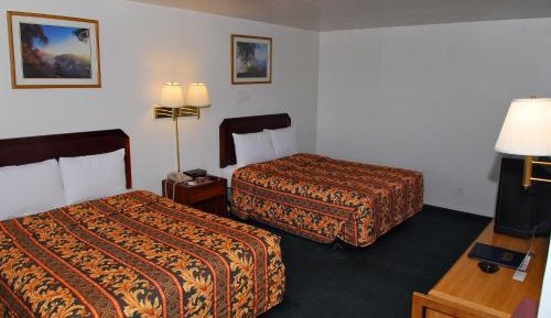 Queen Room with Two Queen Beds - Non-Smoking