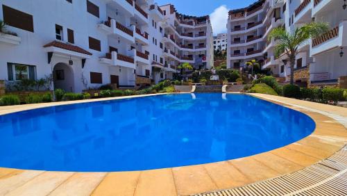 Two-Bedroom Deluxe Apartment with Balcony