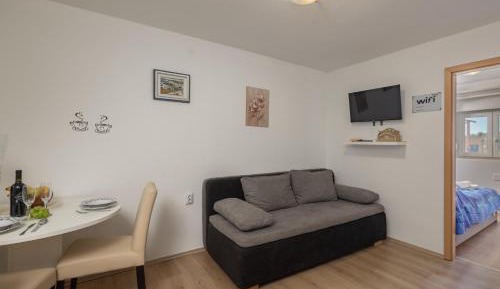 One-Bedroom Apartment with Terrace