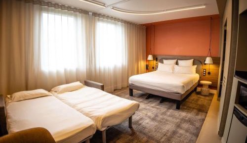 Superior Suite With One Double Bed And Two Single Beds