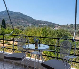 Studio with Mountain View