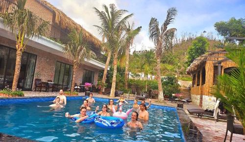 Family Room with Lake View