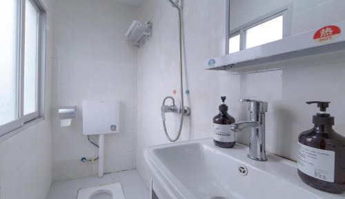 Single Room with Shared Toilet
